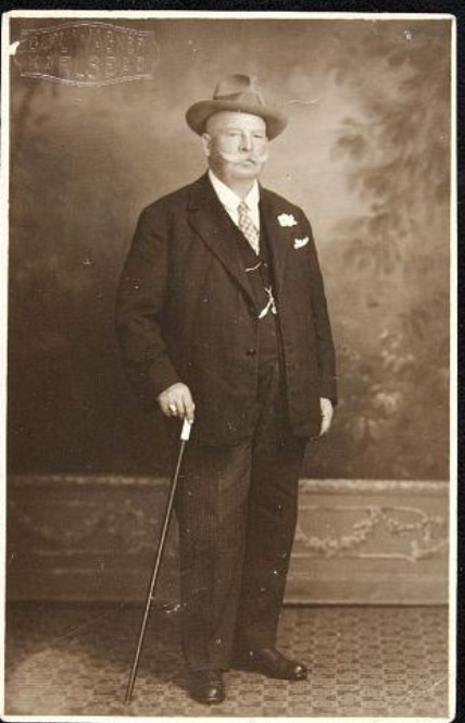 На столетнем украинском фото заметили важную деталь, которая всех ошарашила