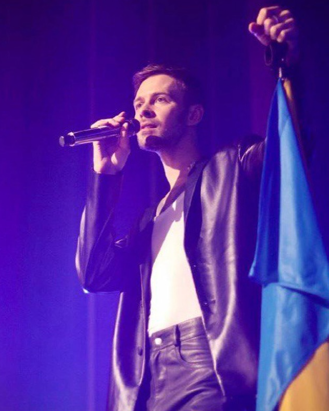 Как Барских выглядел в 2007 году. Смотрите первое выступление артиста на шоу &quot;Караоке на Майдані&quot;