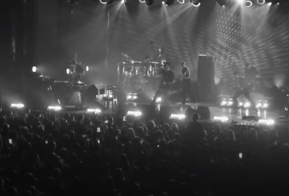 "Нас мама не вчила, як бігти тікати й ховатись". Новая песня Хлывнюка вызывает мурашки по коже (видео)