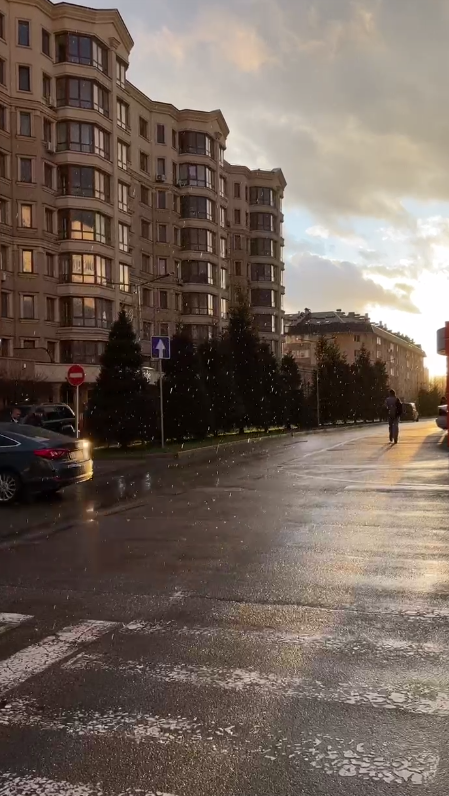 Над Киевом &quot;загорелось&quot; небо. Смотрите, что случилось после града (невероятные фото)