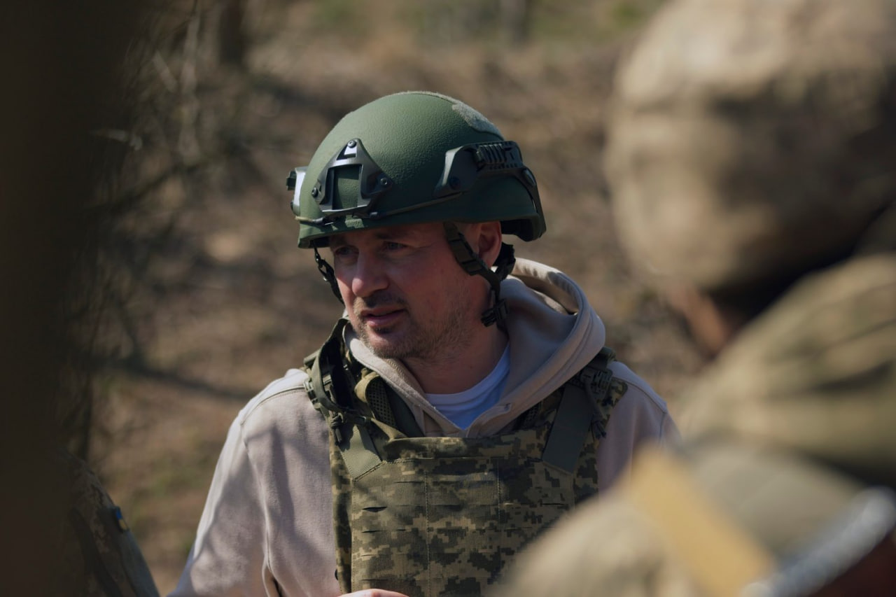 Легенди футболу Селезньов та Мілевський відправилися на Донбас (фото)