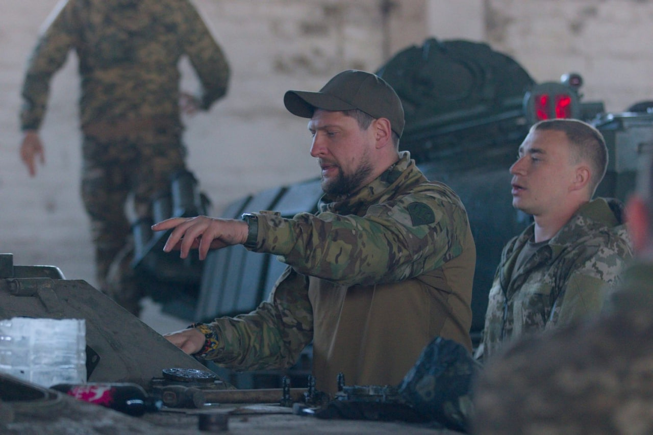 Легенди футболу Селезньов та Мілевський відправилися на Донбас (фото)