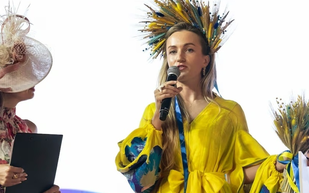 Лучший национальный наряд. Украинка феерически победила на престижном конкурсе в ОАЭ (фото)