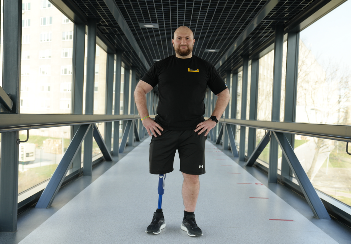 12-річна українка на протезах бігтиме марафон у США заради мрії важкопораненого бійця: неймовірна історія