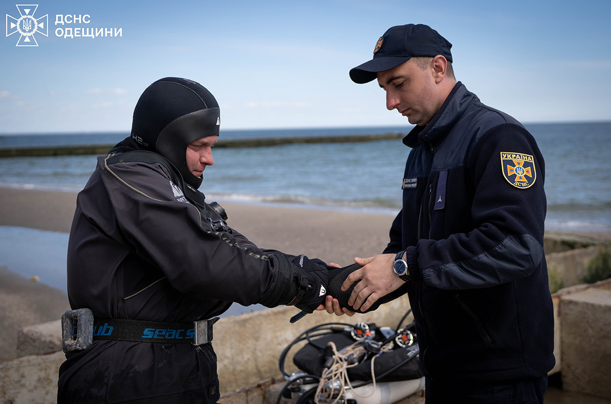 Это стоит увидеть. Украинцам показали, как тренируются водолазы-спасатели (фото)