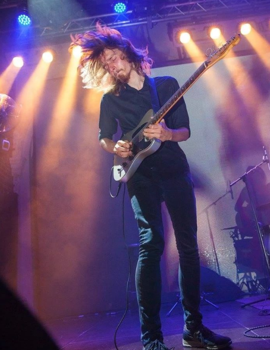 Відомий музикант йде у ЗСУ. Він звернувся до українців із проханням