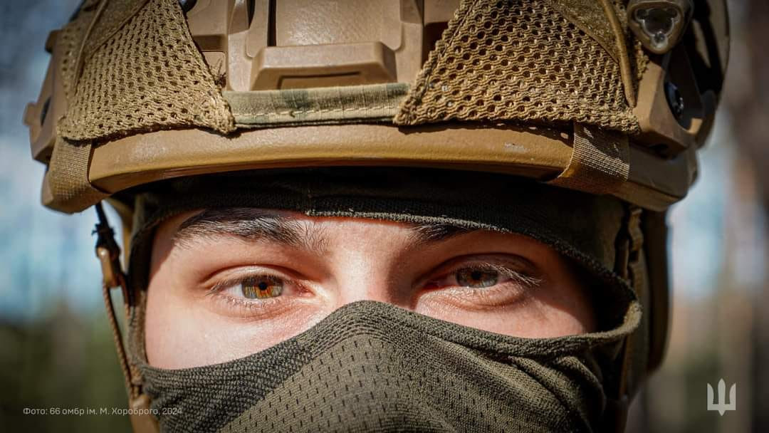 Ukrainian defenders' touching photos revealed