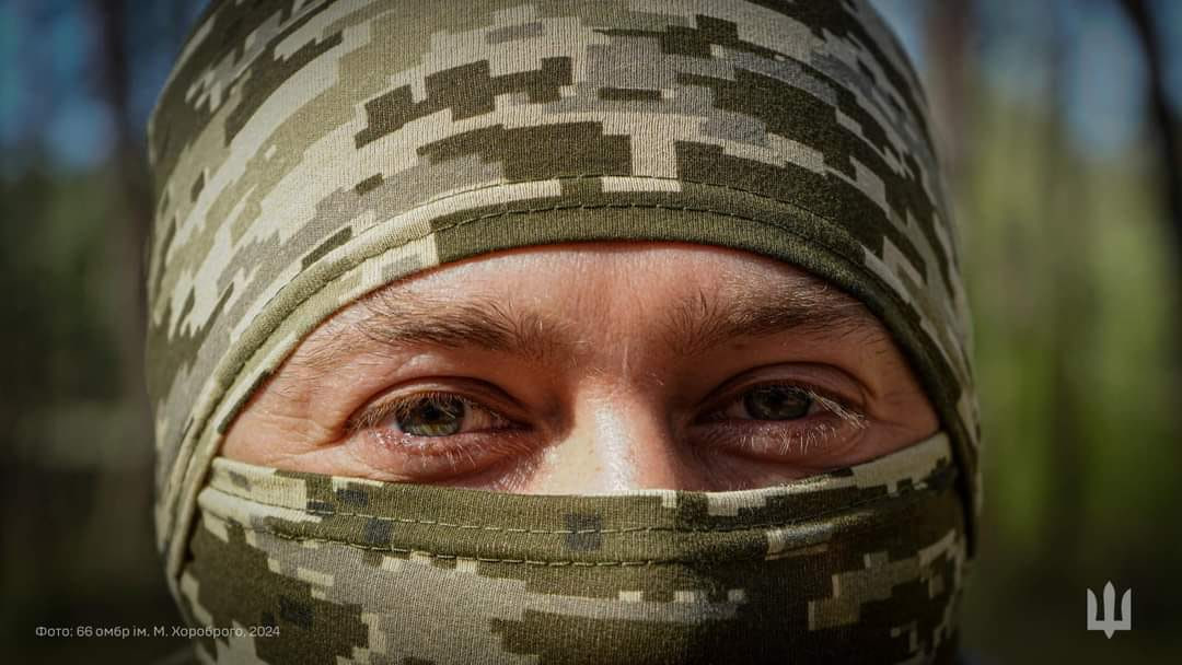 Ukrainian defenders' touching photos revealed