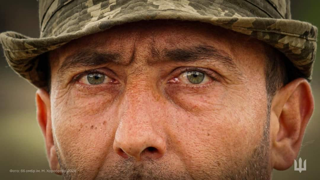 Ukrainian defenders' touching photos revealed