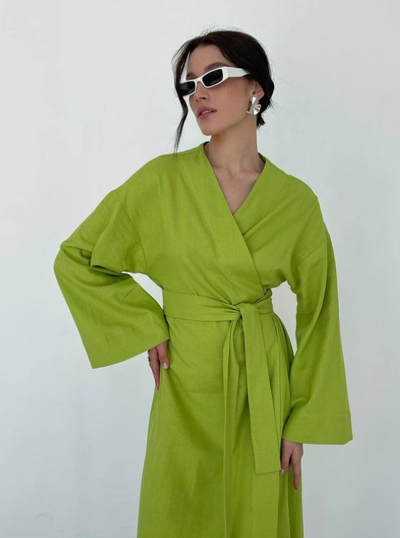 Спрячут животик и сделают стройной. Названы лучшие платья на весну-лето 2024