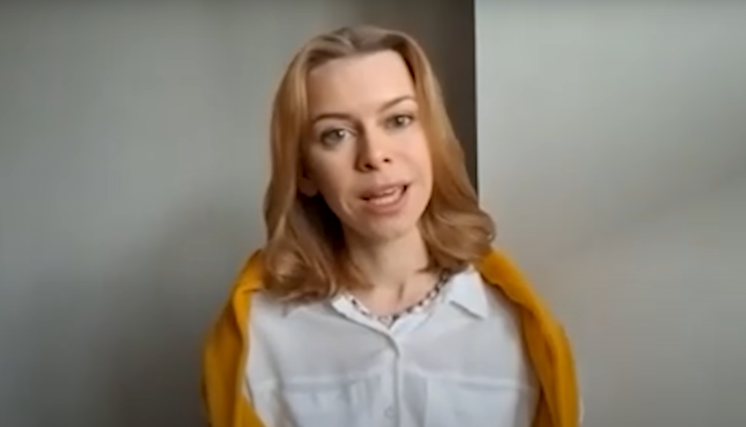 Зірка фільмів &quot;Аврора&quot; та &quot;Жіноча інтуїція&quot; зізналася, скільки їй платять за роботу офіціанткою у Канаді