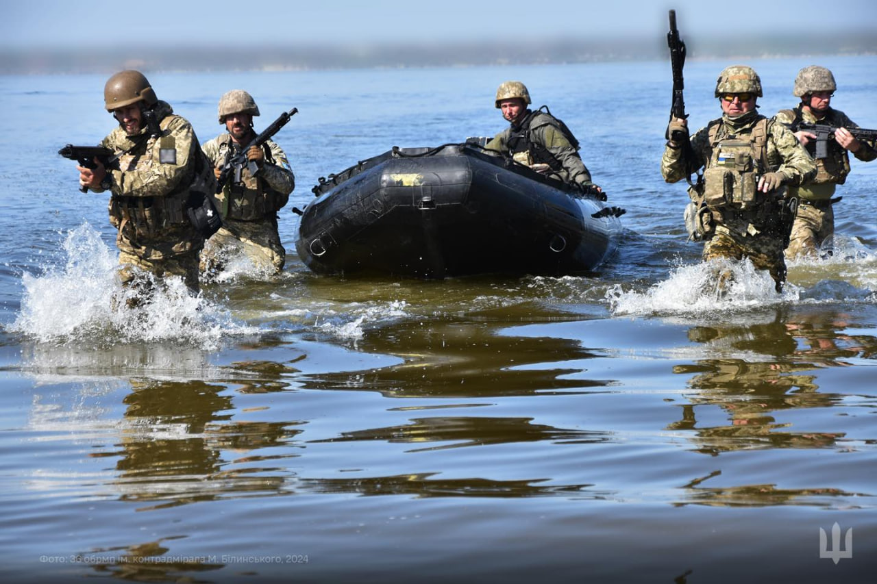 З'явилися рідкісні фото миколаївських морпіхів у &quot;рідній стихії&quot;