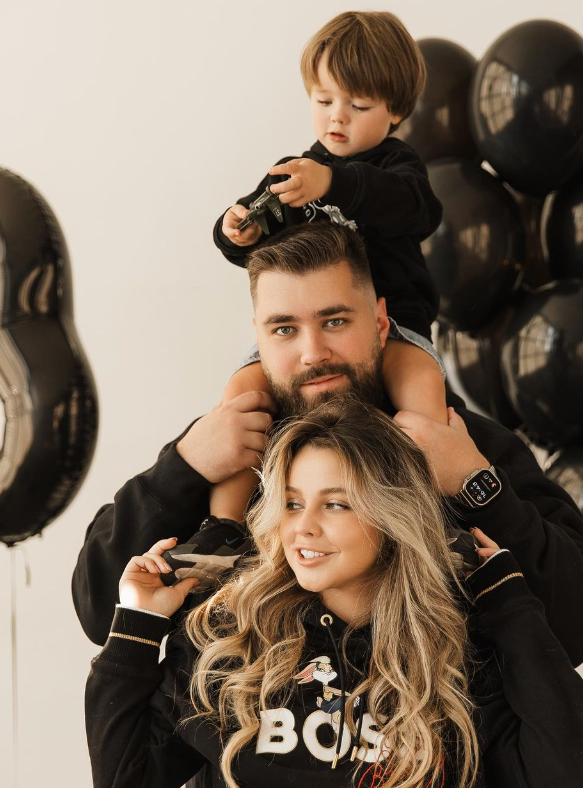 Звезда &quot;Пацанок&quot; во второй раз стала мамой: первые фото малыша