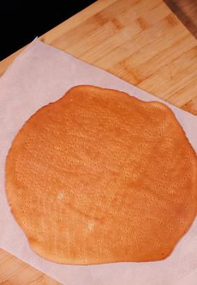 Неймовірний медовик з вишнею від Ектора з "МастерШеф": кулінар дав покроковий рецепт з відео