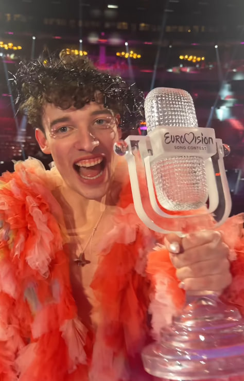 Eurovision winner broke his cup: Story has unexpected twist