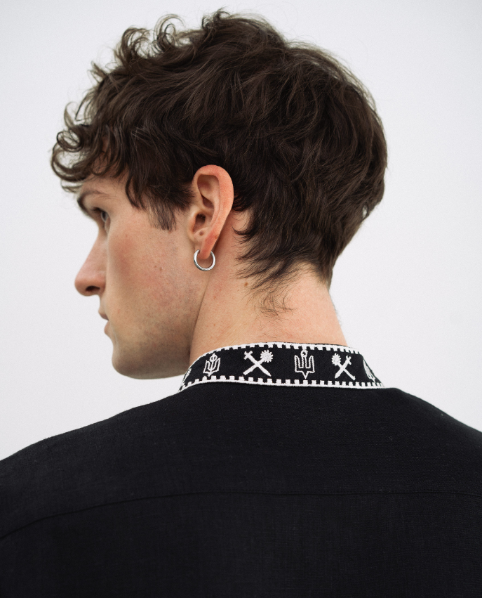 Зеленський вразив українців неймовірною вишиванкою. Скільки вона коштує і що означає орнамент