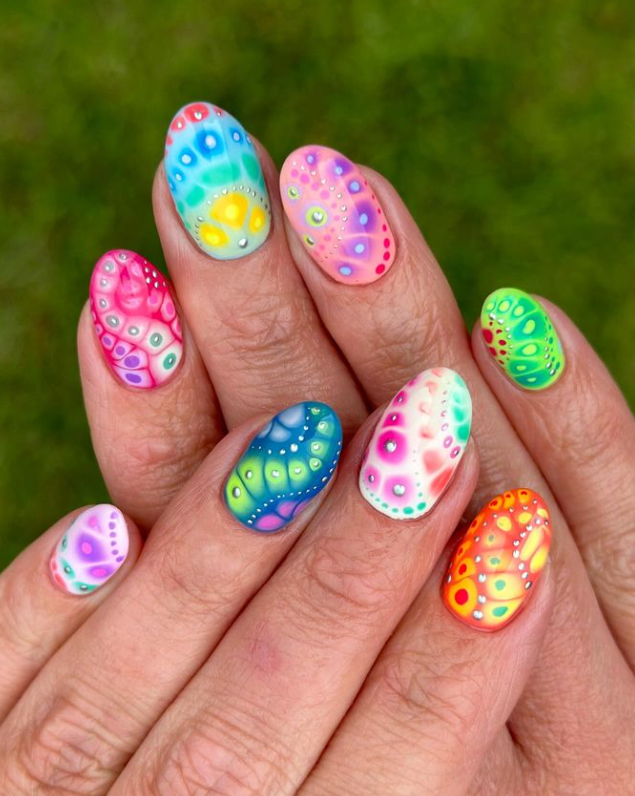 7 ідей літнього манікюру, який зробить вас наймоднішою (фото)