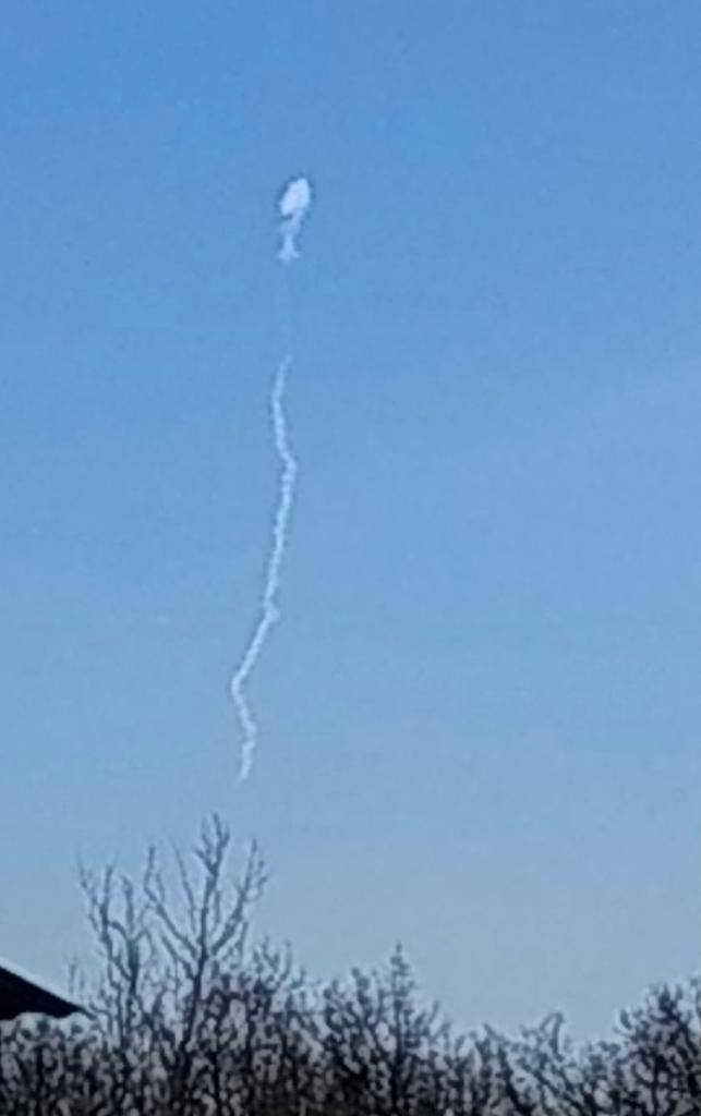 В Киевской области ПВО сбила вражескую ракету, однако угроза продолжается