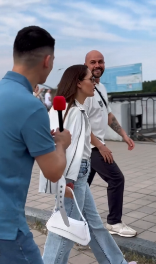 &quot;Кто это с ней&quot;: Санину заметили с мужчиной, но это не ее избранник