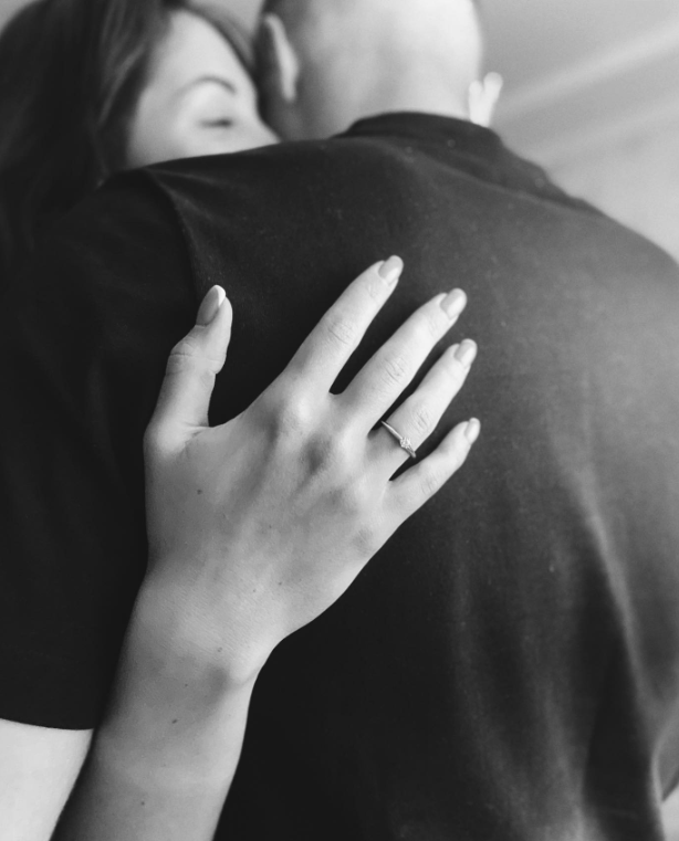 Знайомі з 1 класу: дивіться, як виглядає красуня-дружина Артема Довбика