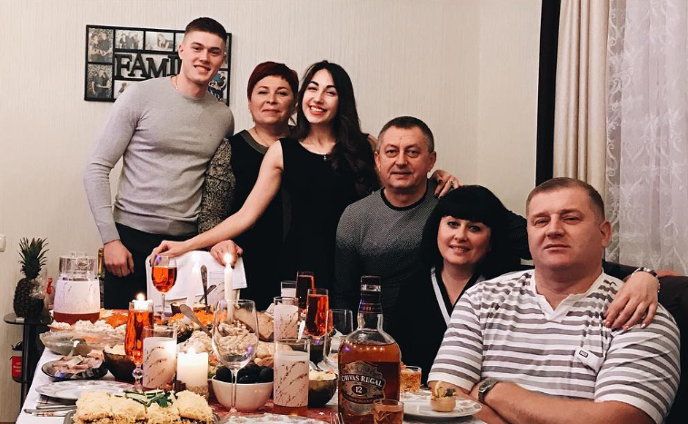 Знайомі з 1 класу: дивіться, як виглядає красуня-дружина Артема Довбика