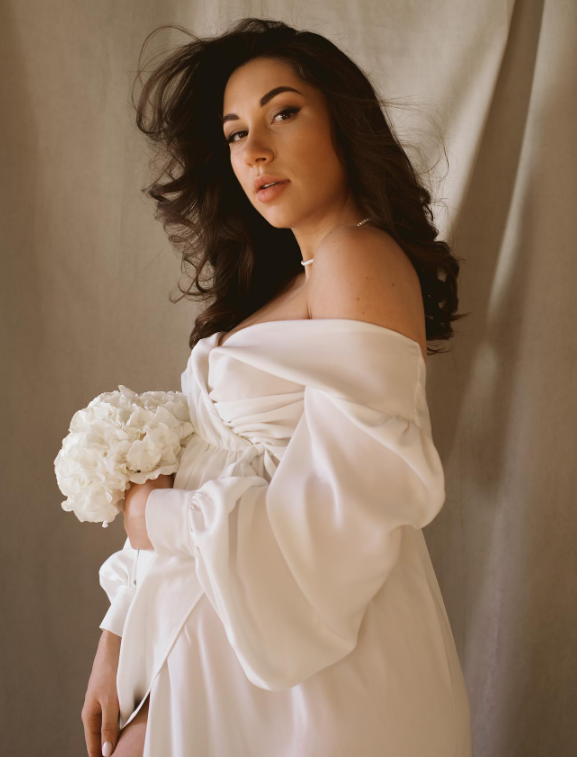 Знайомі з 1 класу: дивіться, як виглядає красуня-дружина Артема Довбика