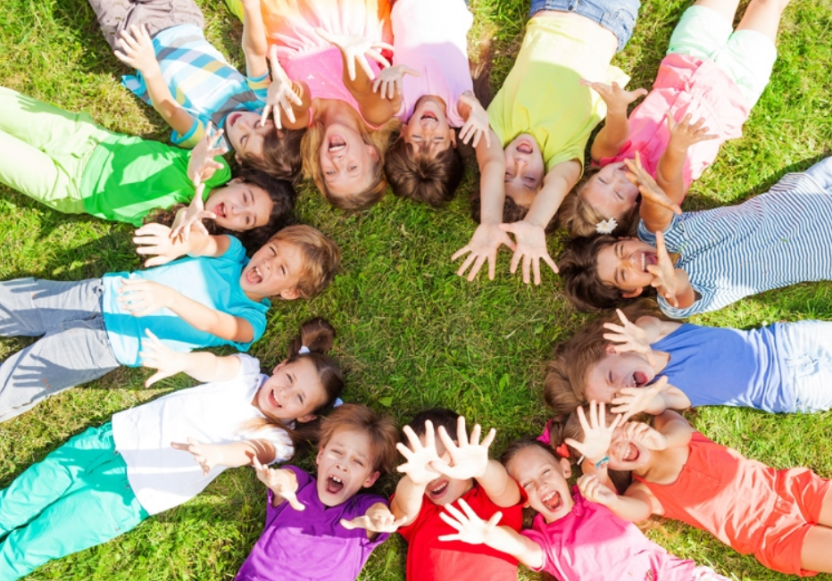 Канікули близько. 7 кращих літніх таборів, де дітям можна відпочити безпечно й недорого