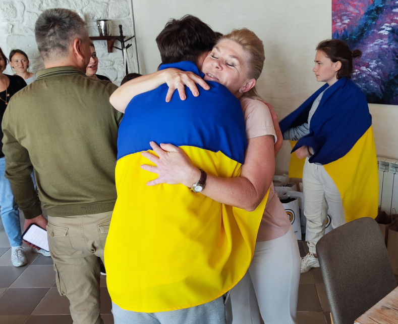 В Украину вернули пятерых детей-сирот, похищенных россиянами два года назад: как это было (фото)