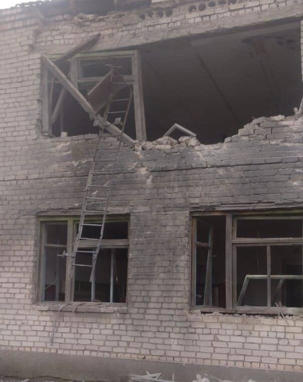 Оккупанты разрушили детский сад в Бериславском районе (фото)