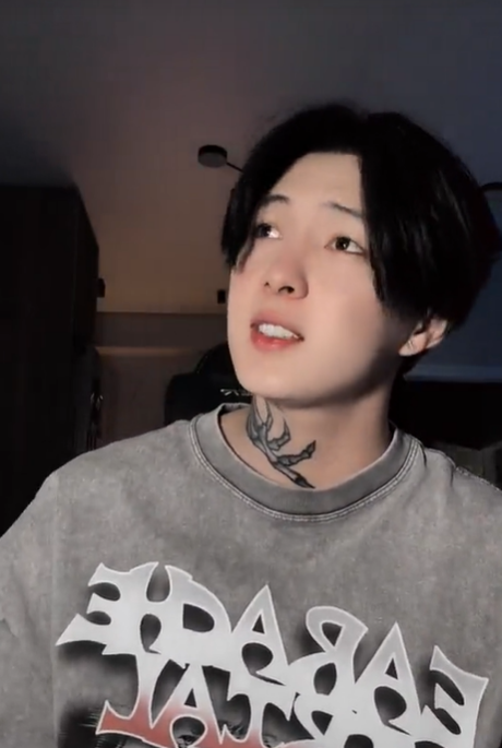 &quot;Уже зажимается с другой&quot;. Бойфренд украинской певицы сбежал в Россию: что известно