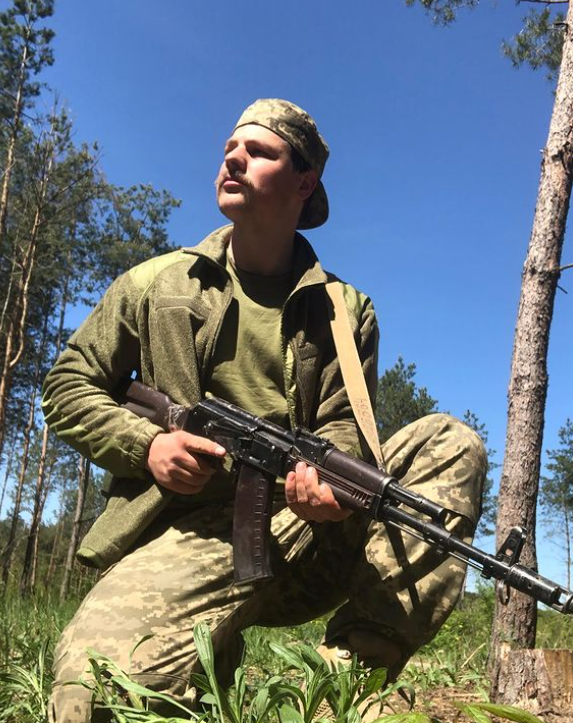 Участник популярной группы встал на защиту Украины: &quot;Уже второй месяц я в ВСУ&quot;