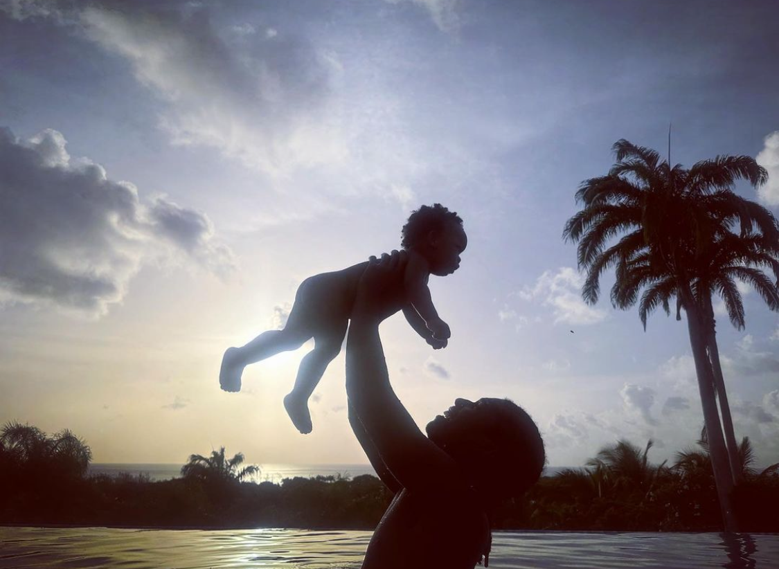 Рианна впервые за долгое время показала своих сыновей: как они выглядят (видео)