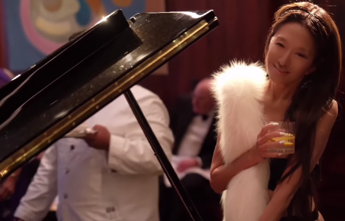 Невероятная Вера Вонг с размахом отметила 75-летие. Как выглядит &quot;забывшая&quot; о возрасте дизайнер