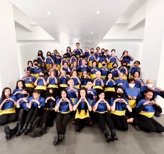 Невероятная Вера Вонг с размахом отметила 75-летие. Как выглядит &quot;забывшая&quot; о возрасте дизайнер