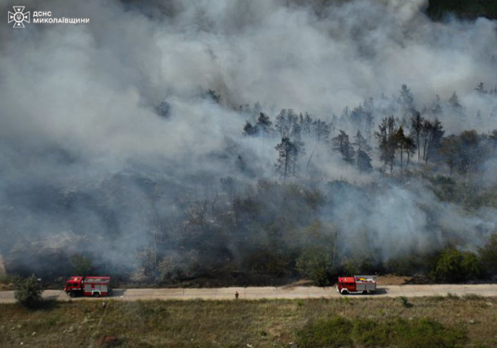 &quot;Расплавленные&quot; машины, перегрев путей и пожары. Какую беду причиняет аномальная жара Украине