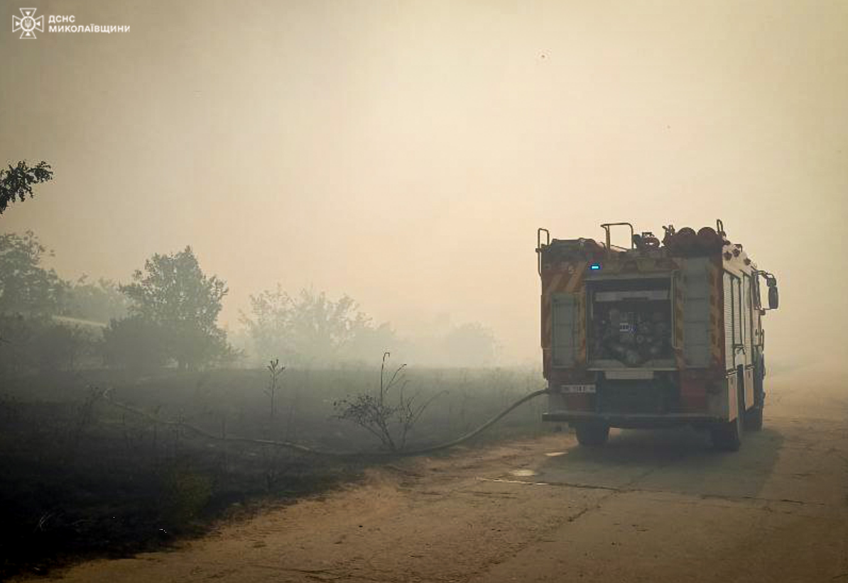 &quot;Расплавленные&quot; машины, перегрев путей и пожары. Какую беду причиняет аномальная жара Украине
