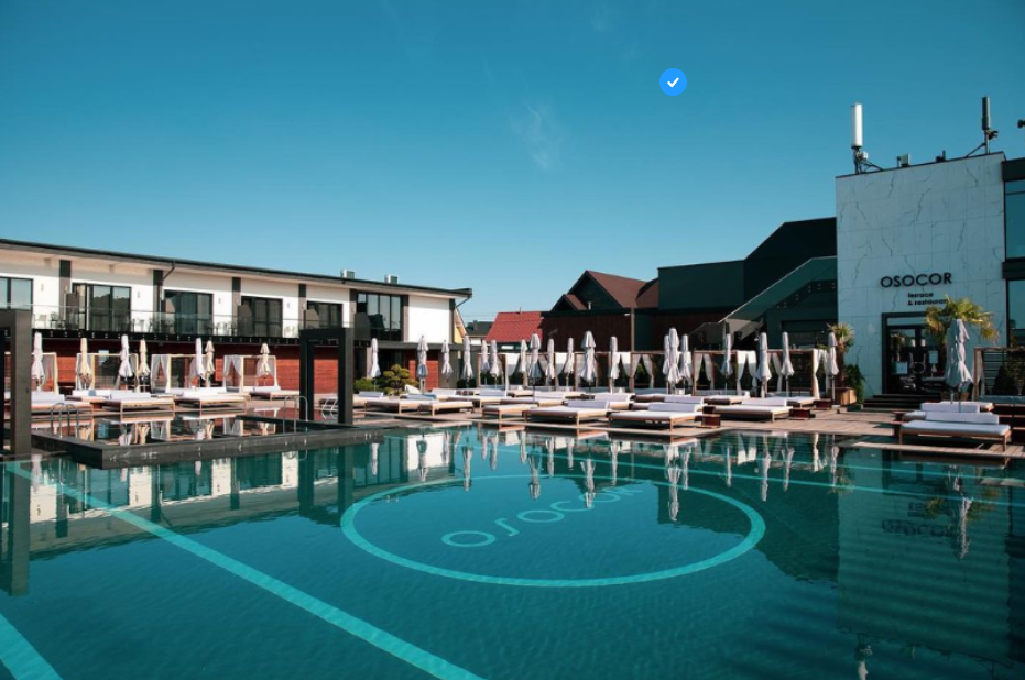 Спасение от жары в Киеве. Где можно отдохнуть возле бассейна и сколько это стоит