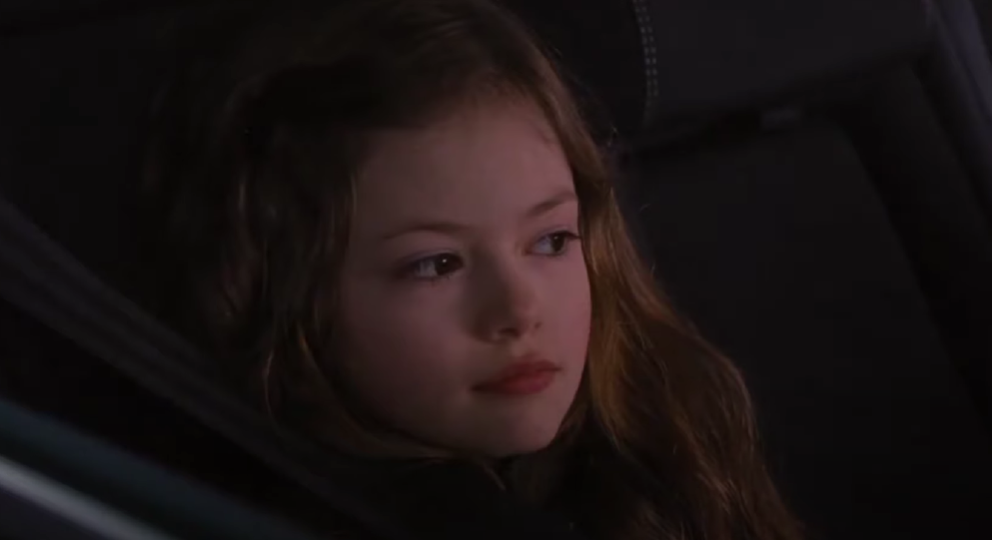 Как выглядит актриса, сыгравшая дочь Беллы и Эдварда в &quot;Сумерках&quot;. Ей 23 и она невероятно красива