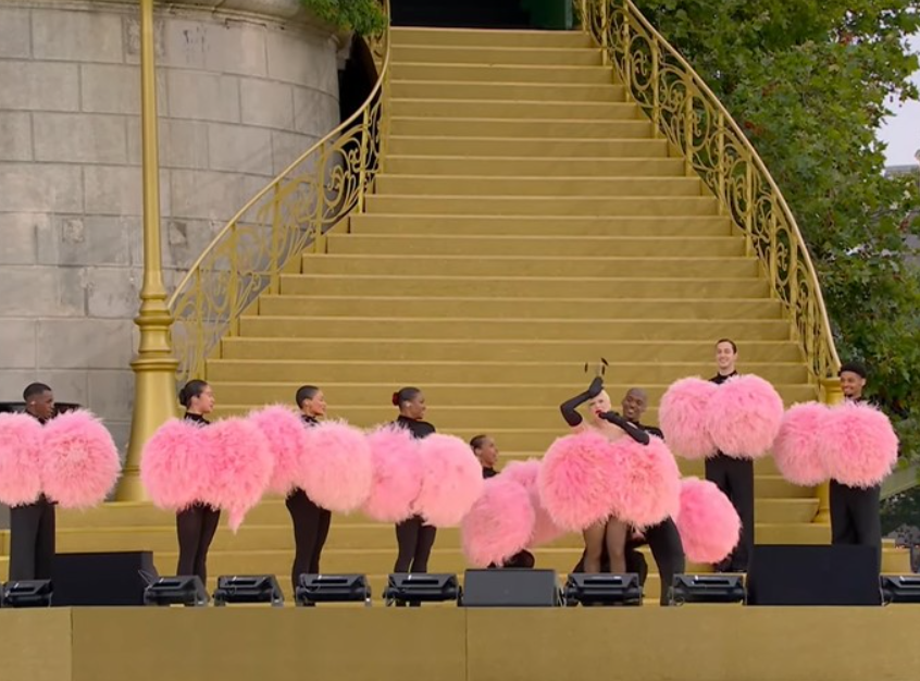 Олімпійські ігри 2024: яскраві фото і відео з церемонії відкриття в Парижі