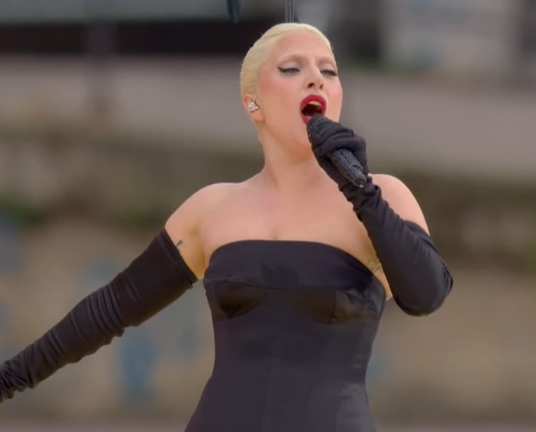 Олимпийские игры 2024: яркие фото и видео с церемонии открытия в Париже