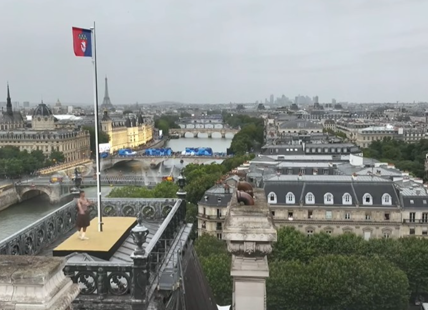 Олимпийские игры 2024: яркие фото и видео с церемонии открытия в Париже