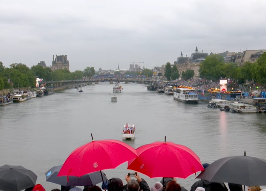 Олімпійські ігри 2024: яскраві фото і відео з церемонії відкриття в Парижі