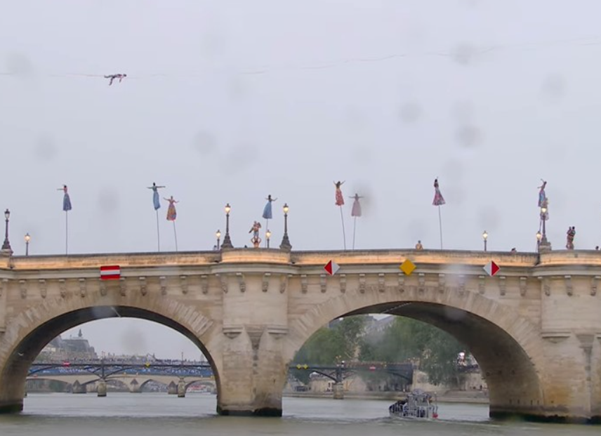 Олимпийские игры 2024: яркие фото и видео с церемонии открытия в Париже