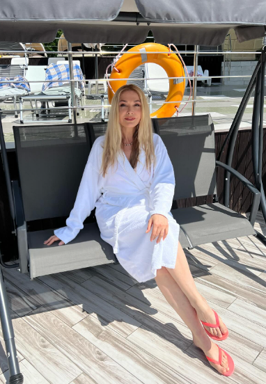 "Русалка": 57-летняя Сумская показалась в бикини (фото)