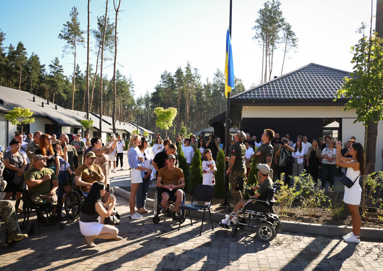 В Киевской области создали первый инклюзивный городок для ветеранов: как он выглядит (фото)