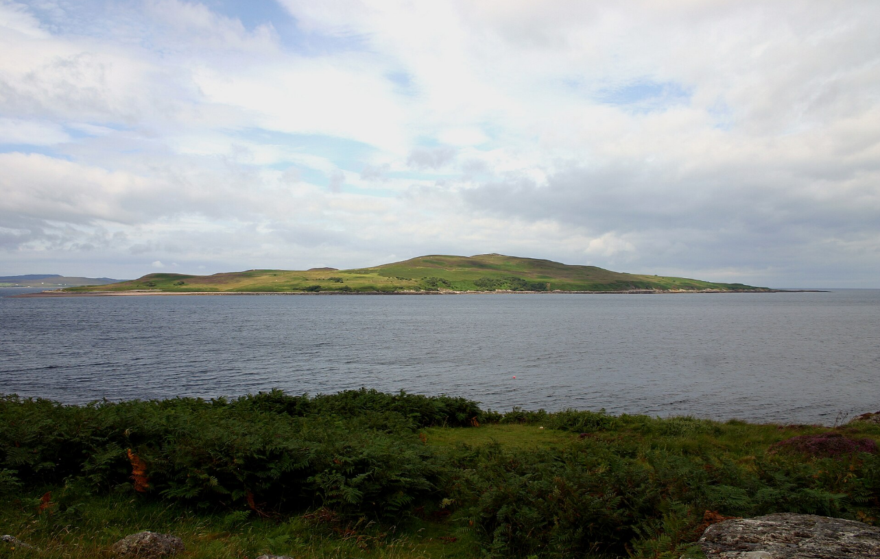 Від ворожих аборигенів до радіації: 5 найнебезпечніших островів світу (фото, відео)