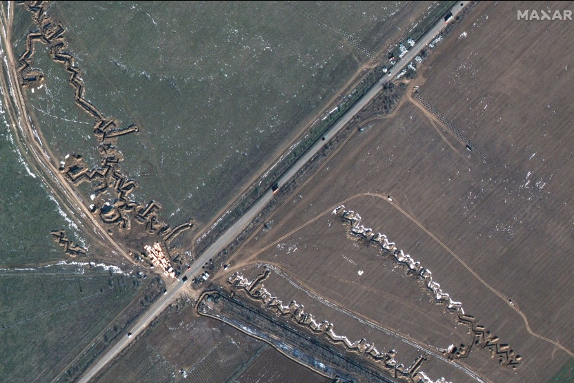 Чекають контрнаступу? Росіяни підготували близько 1500 кілометрів укріплень