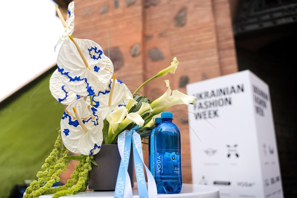 VODA UA и FlowerPot объединяют искусство и природу на Ukrainian Fashion Week