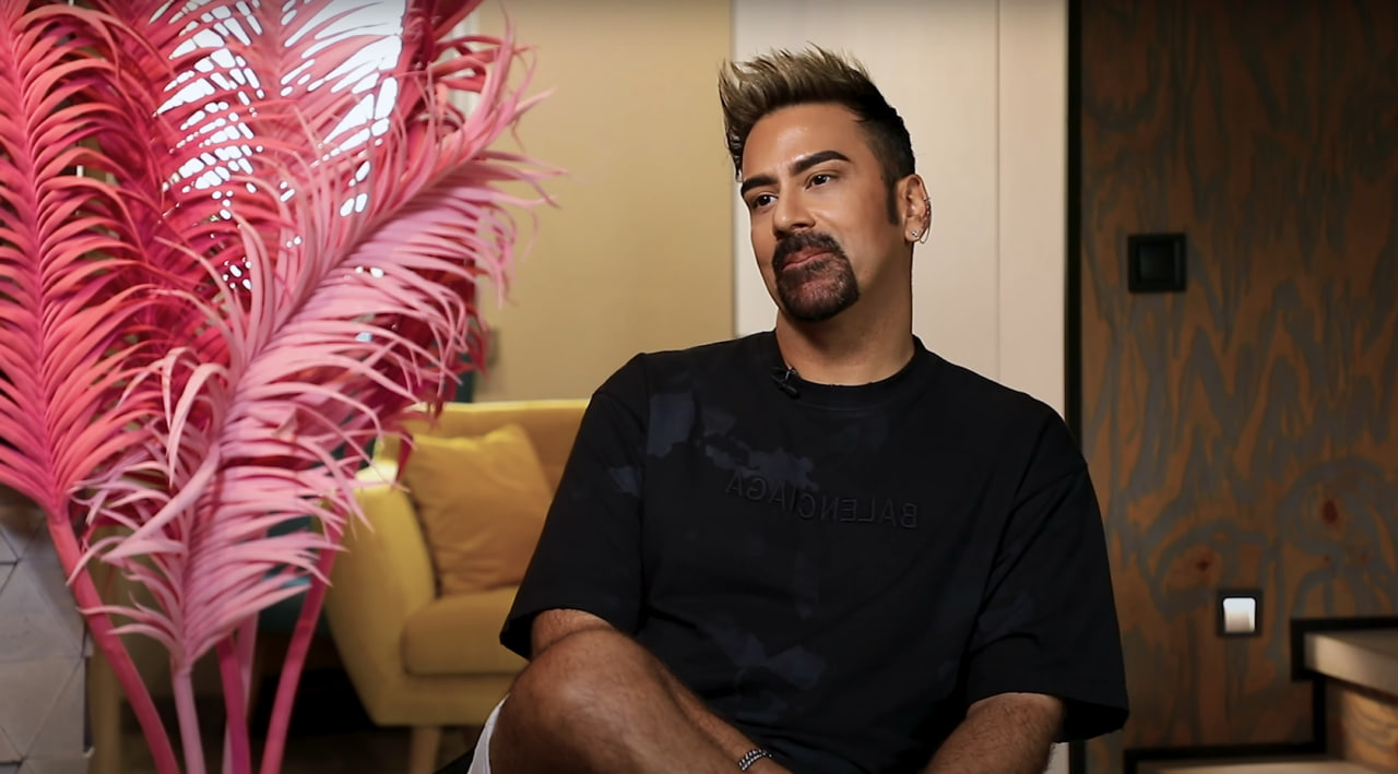 "Я не стыжусь": эпатажный Амадор Лопес впервые заговорил об ориентации (видео)