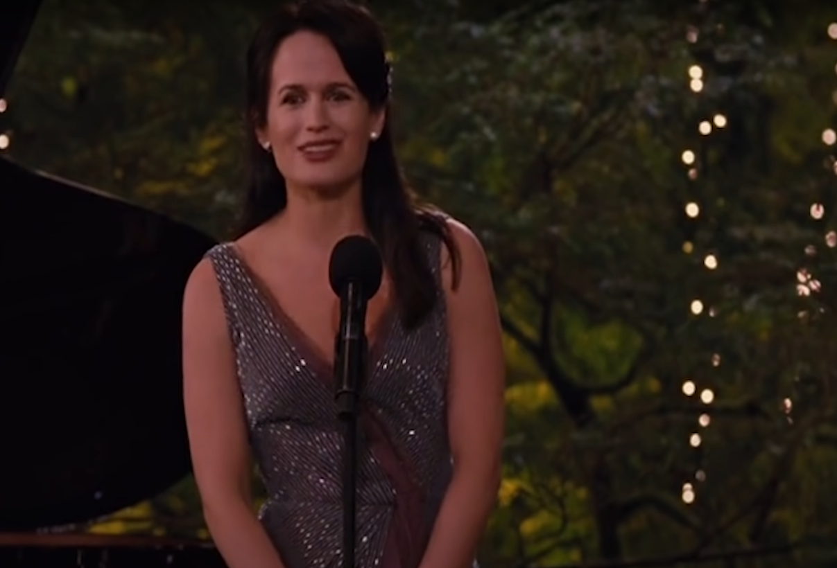 Як зараз виглядає актриса, яка зіграла Есмі Каллен у &quot;Сутінках&quot;. Не старіє, немов вампір (фото)